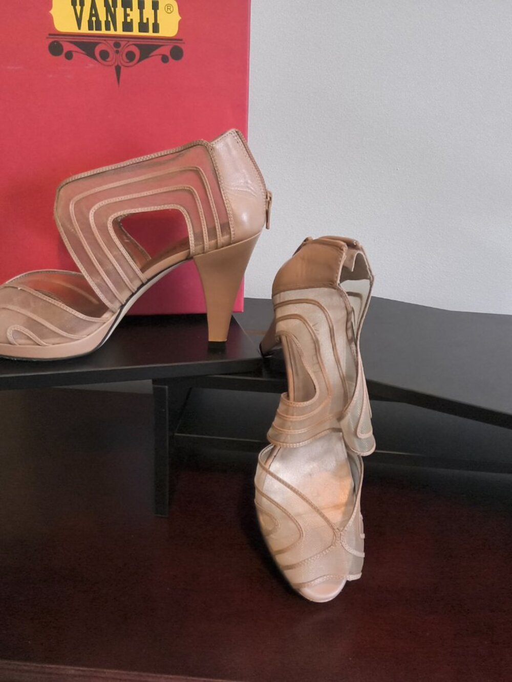 Vaneli size 9W Nude Heels with box - Picture 2 of 6